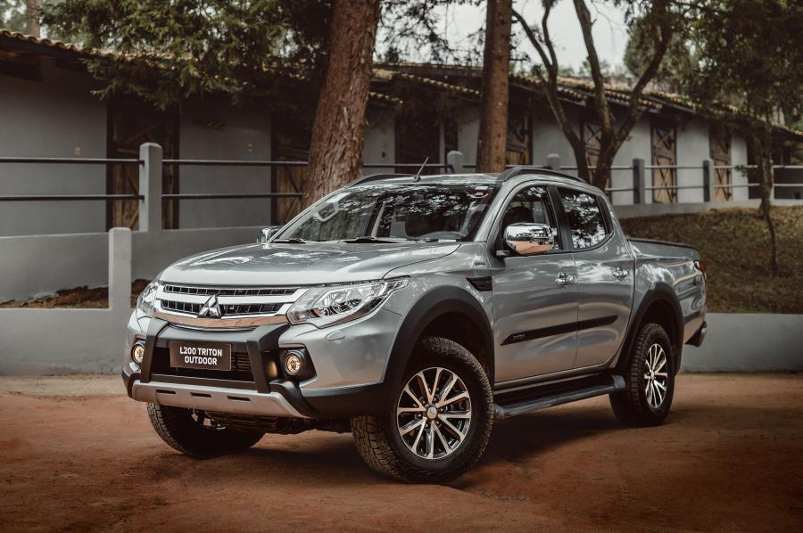  Mitsubishi L200 Triton HPE-S Outdoor 2020 года  (LA) (фото 8 из 18)